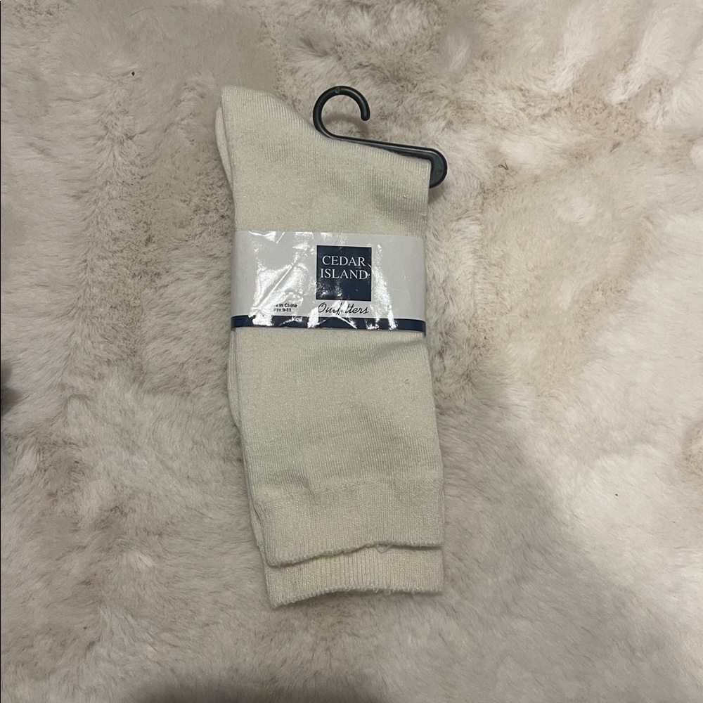 Assorted Women's Socks Collection - Picture 4 of 16